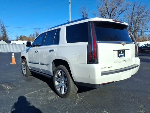 Used 2018 Cadillac Escalade Premium Luxury image 5