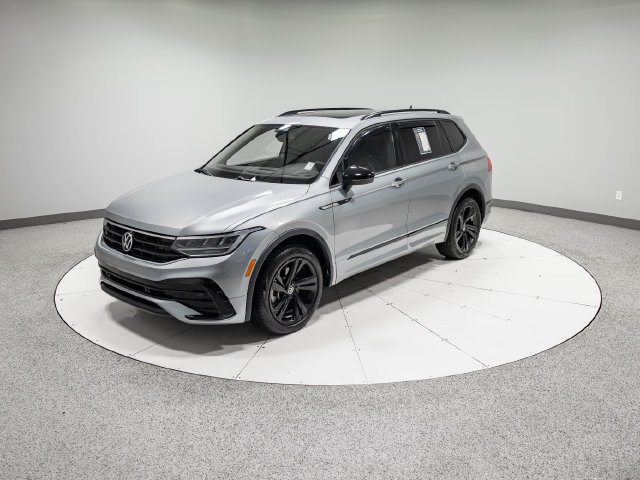 Used 2023 Volkswagen Tiguan SE R-Line FWD image 34
