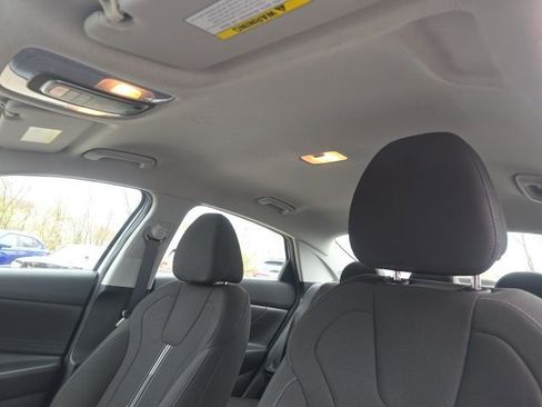 Used 2023 Hyundai Elantra SEL image 10