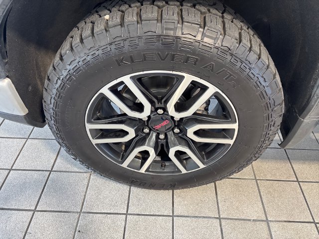 Used 2022 GMC Sierra 1500 AT4 w/ AT4 Premium Package AWD/4WD image 5