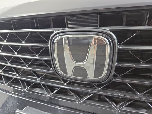 Used 2023 Honda Accord EX-L image 10
