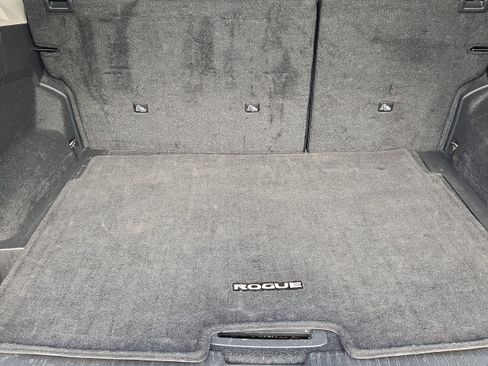 Used 2025 Nissan Rogue SV FWD image 24