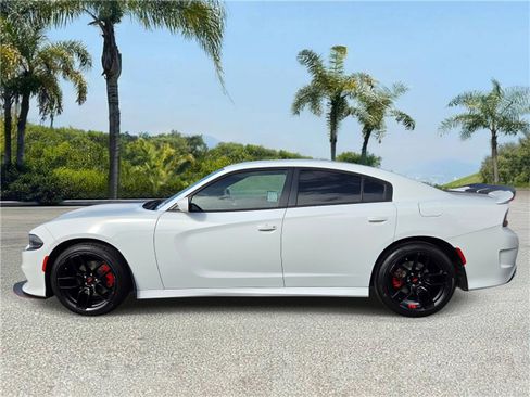Used 2019 Dodge Charger R/T RWD image 2