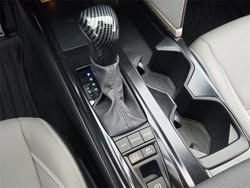 Used 2025 Toyota Camry SE w/ Convenience Package image 21