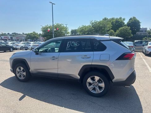 Used 2025 Toyota RAV4 XLE AWD/4WD image 4