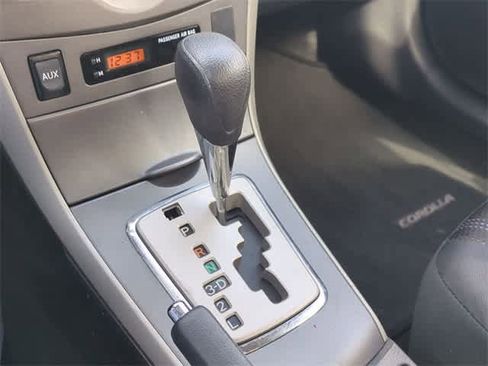 Used 2011 Toyota Corolla S image 29