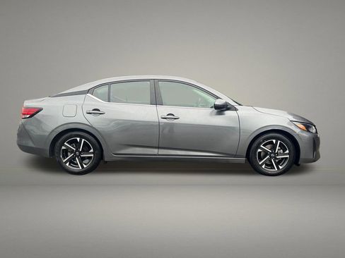 Used 2024 Nissan Sentra SV FWD image 6