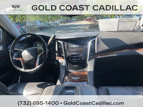 Used 2020 Cadillac Escalade Luxury AWD/4WD image 11