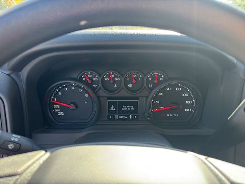 Used 2024 Chevrolet Silverado 1500 Custom image 13