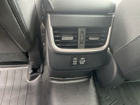 Used 2023 Subaru Outback Premium image 11