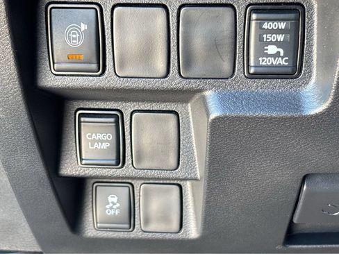 Used 2024 Nissan Frontier SL w/ Technology Package RWD image 24