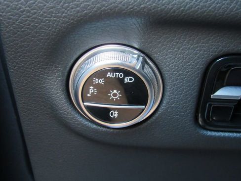 Used 2023 Mercedes-Benz EQS 580 4MATIC image 40