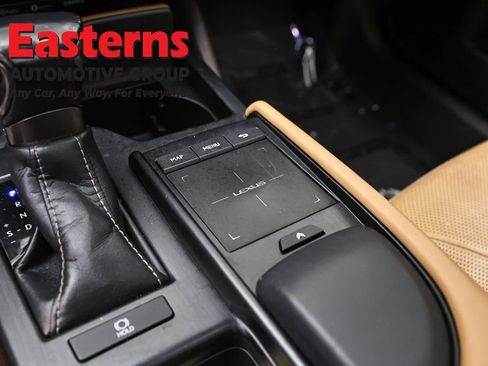 Used 2019 Lexus ES 350 Ultra Luxury image 20