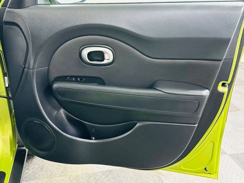 Used 2016 Kia Soul FWD image 24