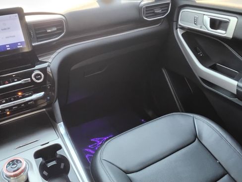 Used 2022 Ford Explorer Limited w/ Equipment Group 301A image 22