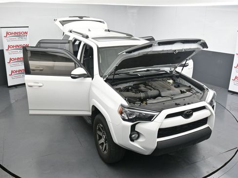Used 2019 Toyota 4Runner TRD Off-Road Premium AWD/4WD image 25
