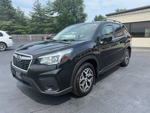 Used 2019 Subaru Forester Premium w/ All-Weather Package AWD/4WD image 2