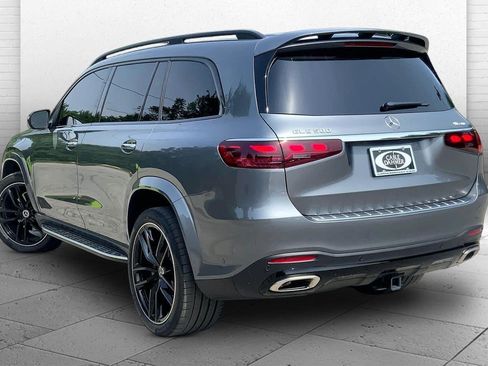 Used 2025 Mercedes-Benz GLS 580 4MATIC image 11