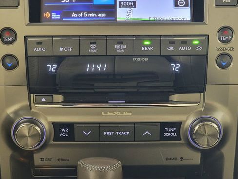 Used 2017 Lexus GX 460 Premium w/ Premium Package image 27