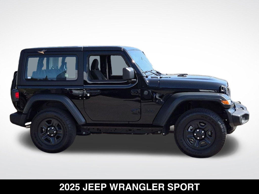 Used 2025 Jeep Wrangler Sport AWD/4WD image 6