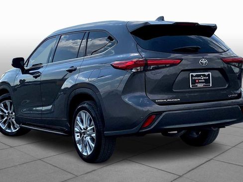 Used 2020 Toyota Highlander Limited FWD image 12
