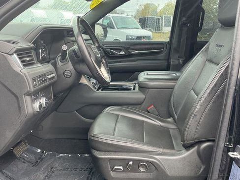 Used 2021 GMC Yukon Denali w/ Denali Premium Package image 3