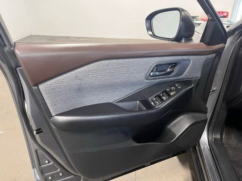 Used 2023 Nissan Rogue S image 24