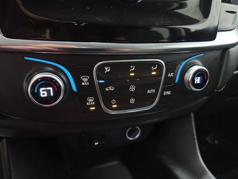 Used 2020 Chevrolet Traverse LS image 23