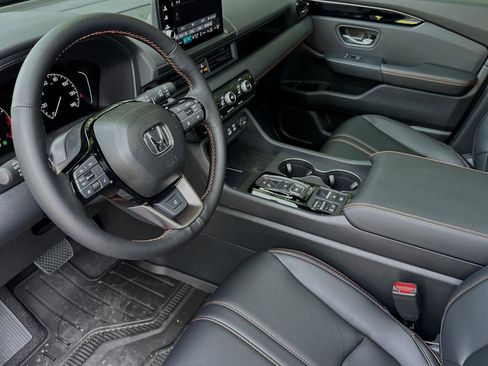 New 2025 Honda Pilot TrailSport image 7