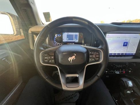 Used 2023 Ford Bronco Wildtrak image 12