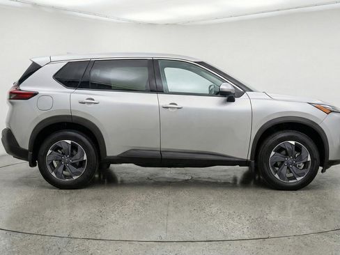 Used 2025 Nissan Rogue SV FWD image 11