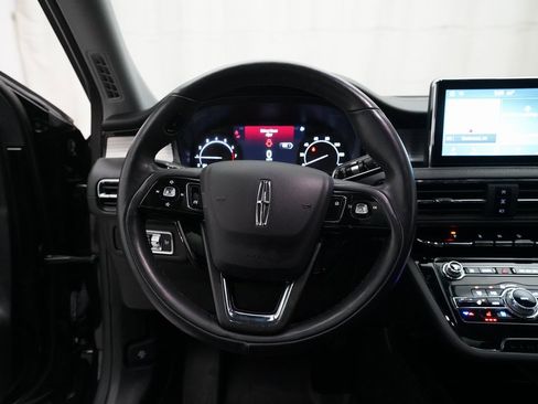 Used 2022 Lincoln Corsair AWD w/ Premium Package image 4