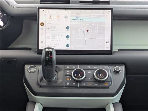 New 2025 Land Rover Defender 90 X-Dynamic SE image 12