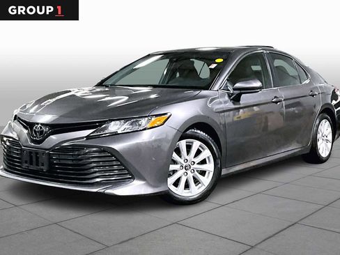 Certified 2018 Toyota Camry LE image 1