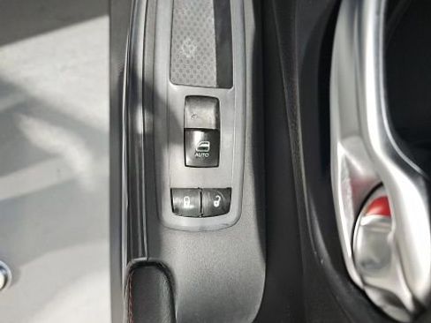 Used 2015 Jeep Cherokee Trailhawk w/ Leather Interior Group AWD/4WD image 25
