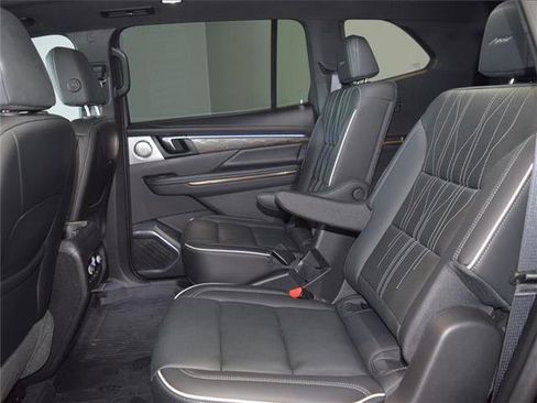 Used 2025 Buick Enclave Avenir w/ Trailering Package, 5000 lbs. image 30