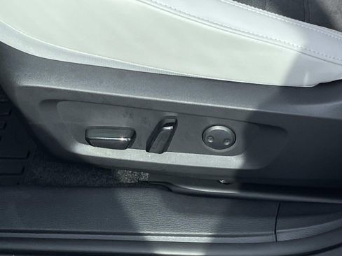 New 2026 Mitsubishi Outlander SE image 11