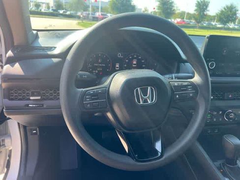 Certified 2025 Honda Accord SE image 17