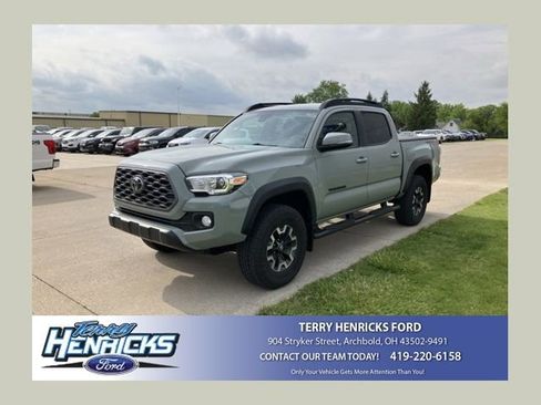 Used 2022 Toyota Tacoma TRD Off-Road w/ Black Out Package (TMS) AWD/4WD image 1