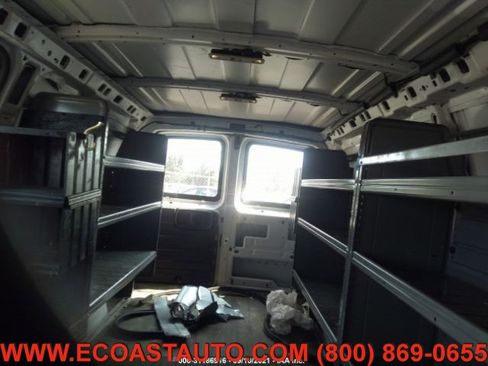 Used 2019 GMC Savana 2500 w/ Driver Convenience Package image 9