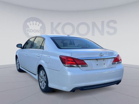 Used 2011 Toyota Avalon image 4
