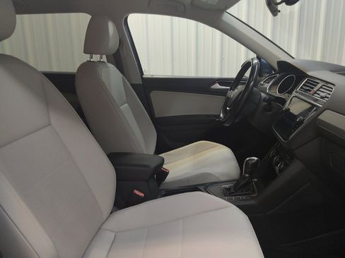 Used 2018 Volkswagen Tiguan SE FWD image 21