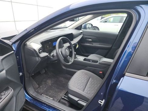 Used 2025 Nissan Kicks SV FWD image 11