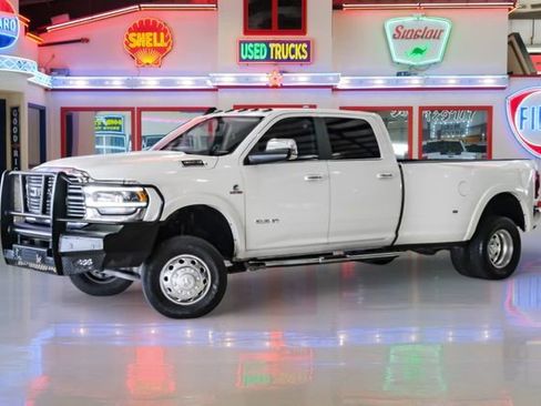 Used 2022 RAM 3500 Laramie image 2