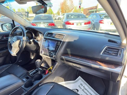 Used 2019 Subaru Outback 2.5i Limited AWD/4WD image 18