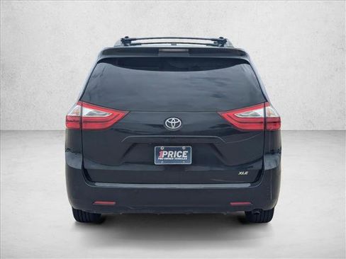 Used 2017 Toyota Sienna XLE w/ XLE Navigation Package FWD image 6