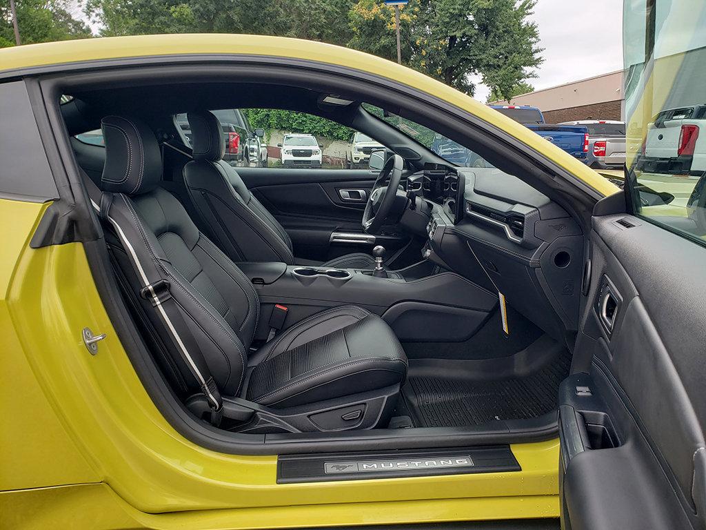 Used 2025 Ford Mustang GT Premium RWD image 15