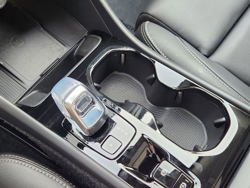 Used 2026 Volvo XC40 B5 Ultra w/ Protection Package Premier image 18