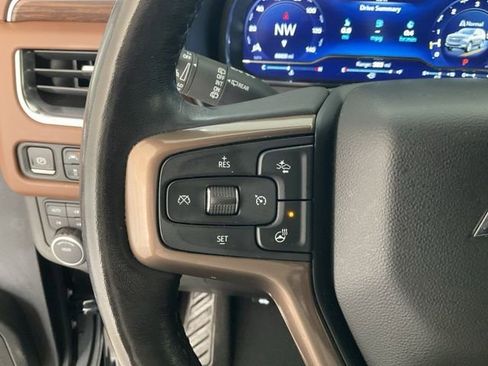 Used 2023 Chevrolet Suburban High Country image 10