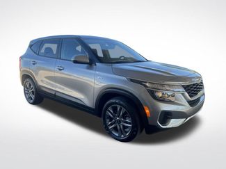 Certified 2023 Kia Seltos LX AWD/4WD video 3